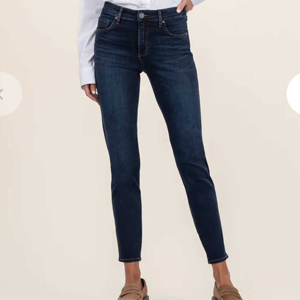 Kut from the Kloth Diana High Rise Relaxed Fit Skinny jeans size size 6